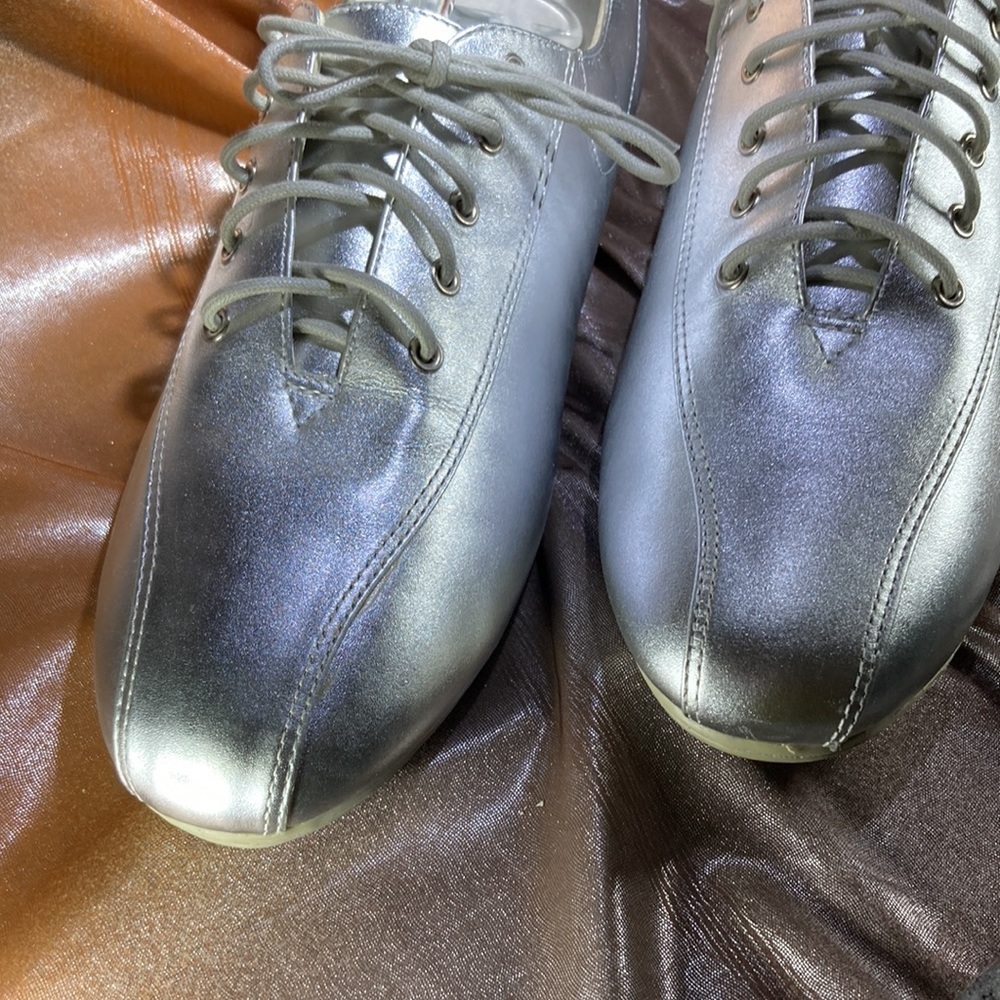 VINTAGE 90’s bowling style silver lace up flats size 11 box 6‎ fits like 11. - Picture 3 of 6